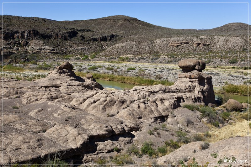 balanced_rock_trail_03.jpg