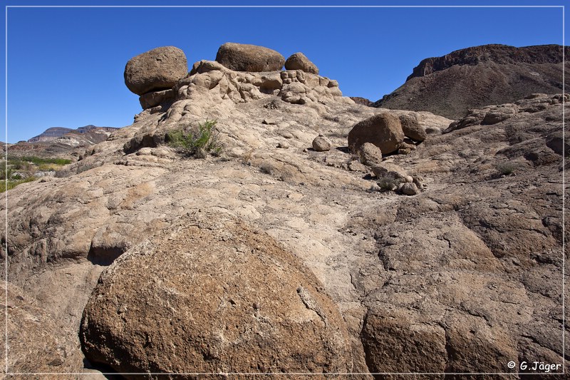 balanced_rock_trail_13.jpg