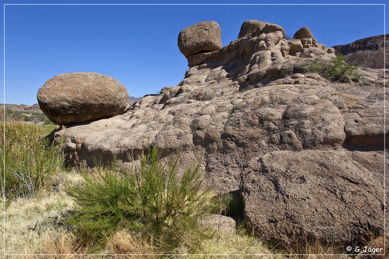 balanced_rock_trail_14.jpg