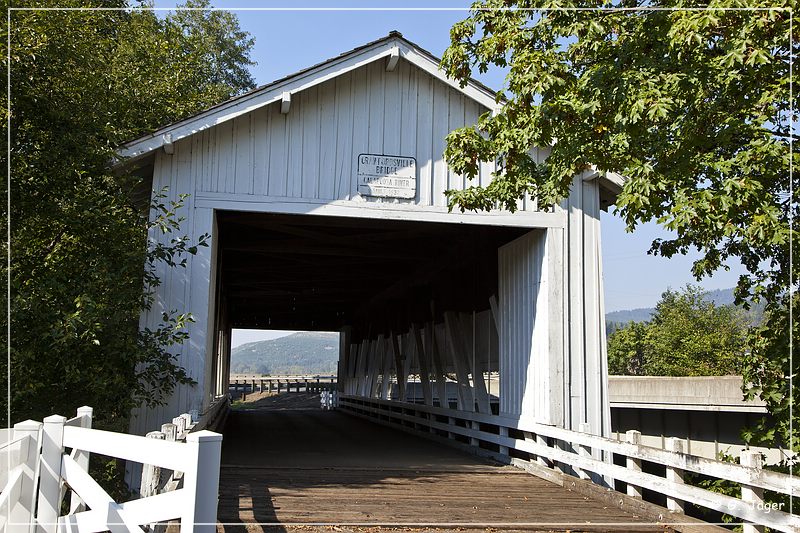 crawfordsville_covered_bridge_01.jpg