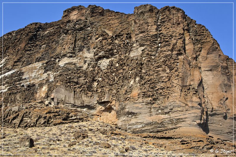 fort_rock_04.jpg