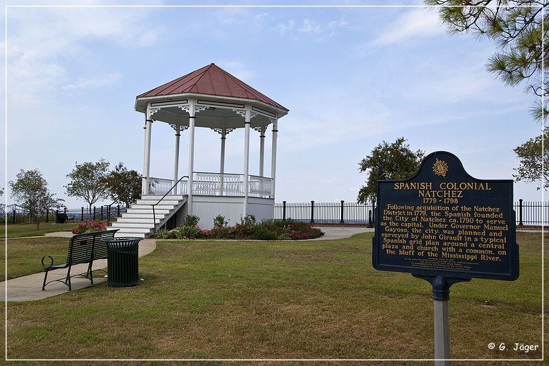 natchez_mississippi_river_01.jpg