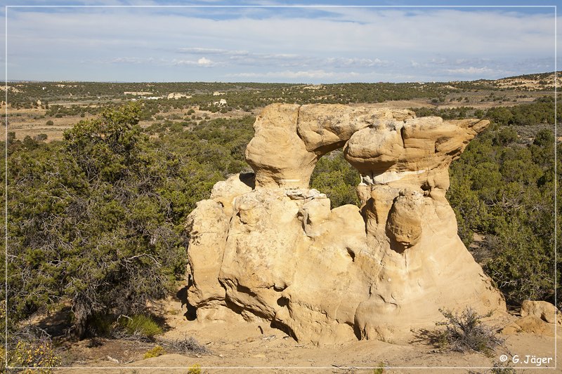 outcrop_arch_03.jpg