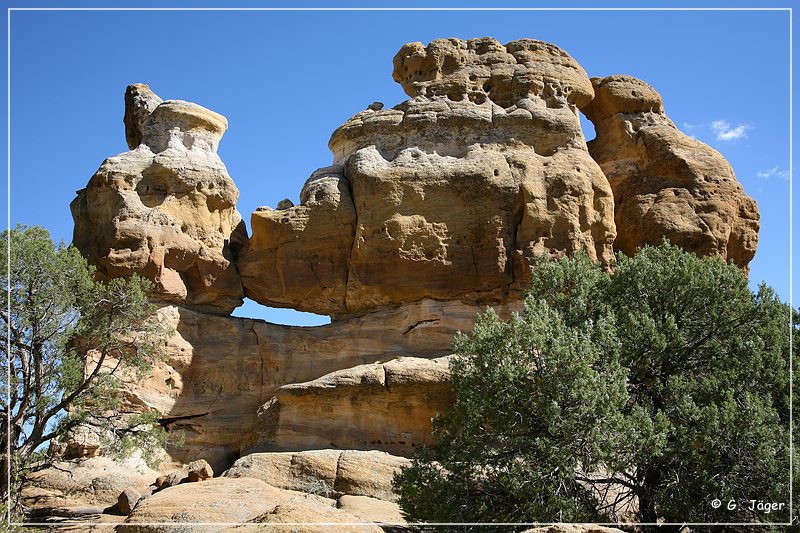 petroglyph_arch_05.jpg