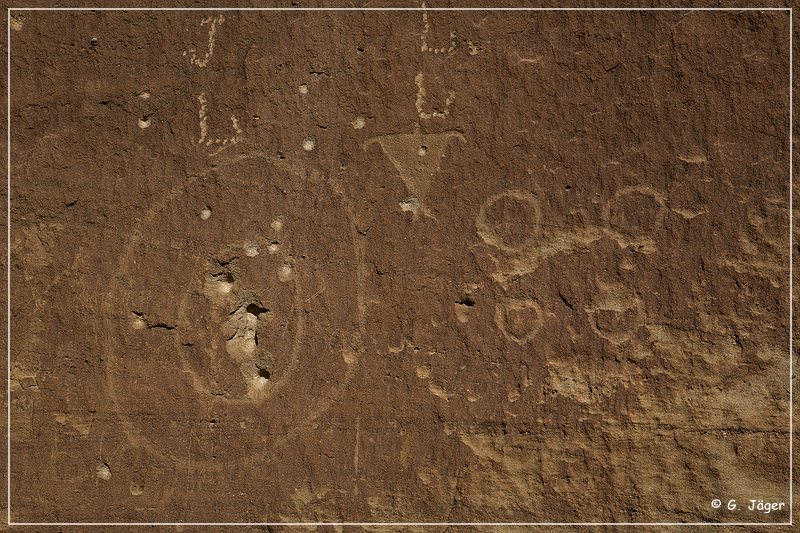 petroglyph_arch_13.jpg