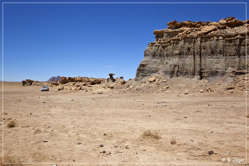 newcomb_badlands_01.jpg