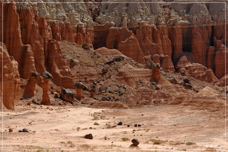 cathedral_Valley_054.jpg