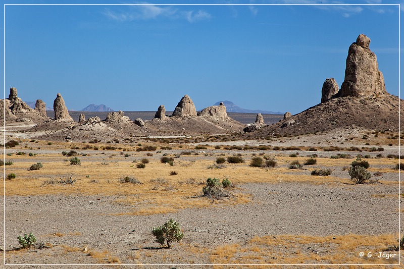 trona_pinnacles_07.jpg