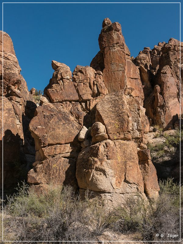 valley_of_faces_041.jpg