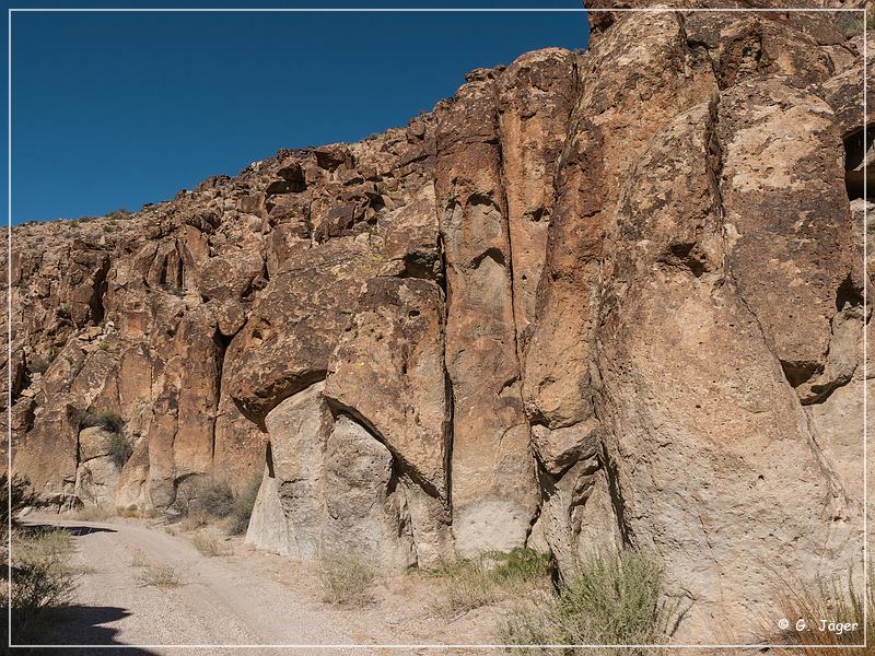 valley_of_faces_098.jpg